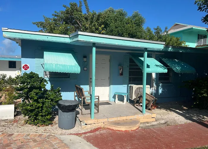 Edgewater Lodge