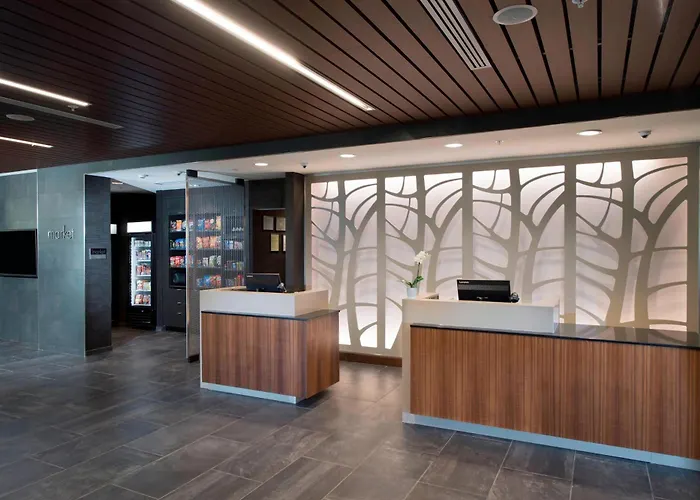 Courtyard By Marriott Atlanta Alpharetta/Avalon Area