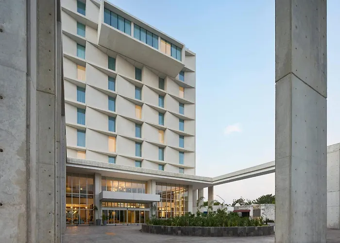 Courtyard By Marriott Downtown