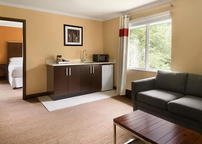 Four Points By Sheraton Surrey
