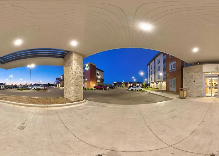 Fairfield Inn & Suites By Marriott Milwaukee Brookfield