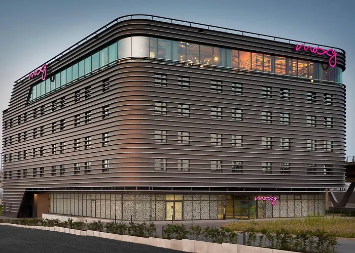 Hotel Moxy Cologne Bonn Airport