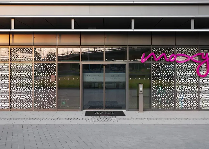 Hotel Moxy Cologne Bonn Airport