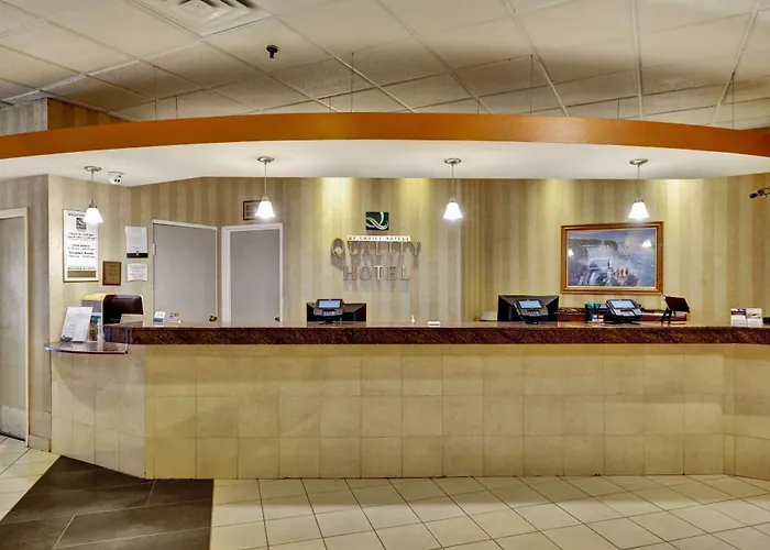 Quality Hotel & Suites At The Falls