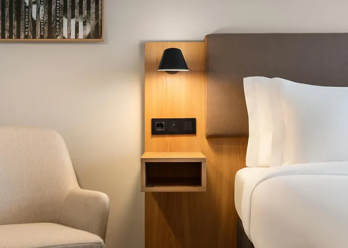 Holiday Inn By Ihg