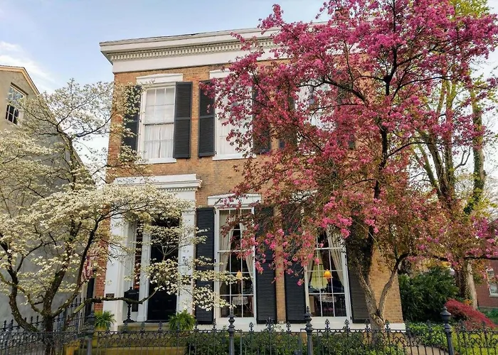 Iron Gate Inn