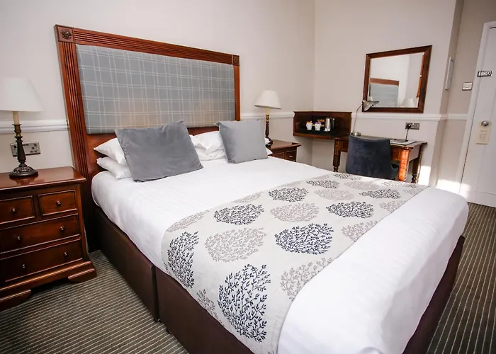 The Snooty Fox