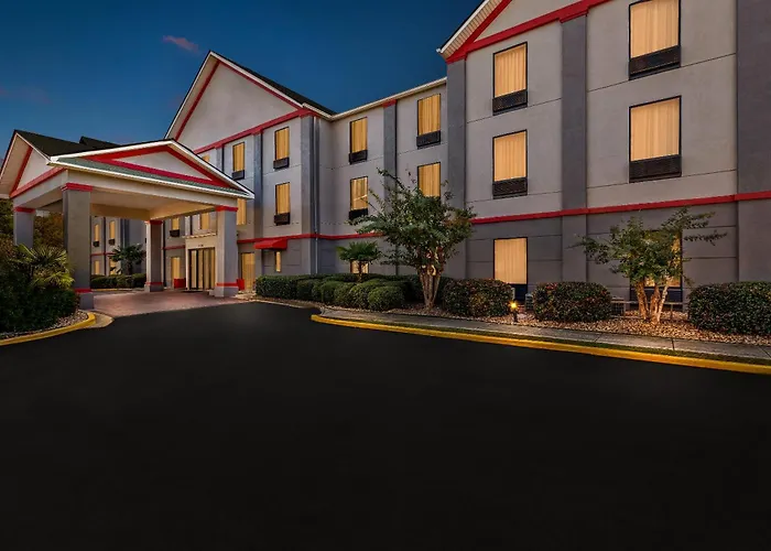 Red Roof Plus+ & Suites Atlanta Airport South