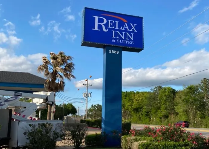 Relax Inn & Suites