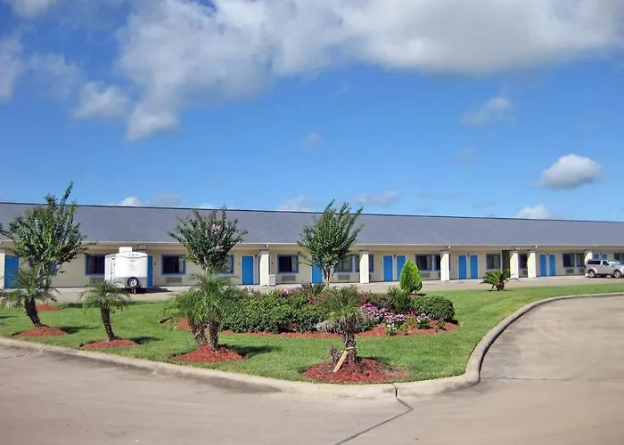 Relax Inn & Suites