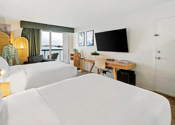 Hotel Palm Tree Club Miami North Bay Village