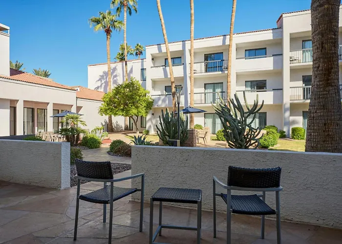 Courtyard By Marriott Phoenix North