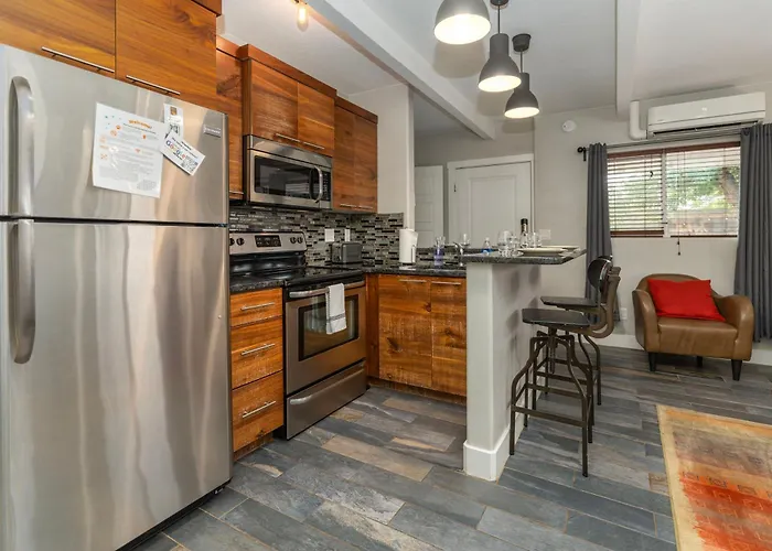 Flagstone Boutique Inn & Suites