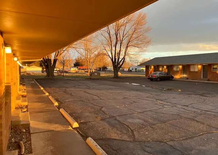 Tops Motel