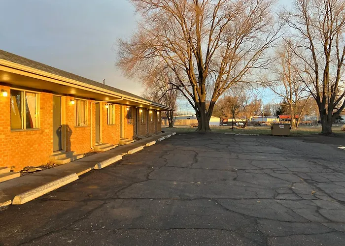 Tops Motel