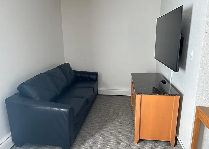 Anavada Inn & Suites - Grande Prairie