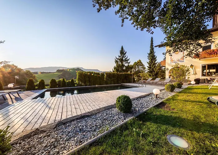 Solaia Hotel & Guesthouse