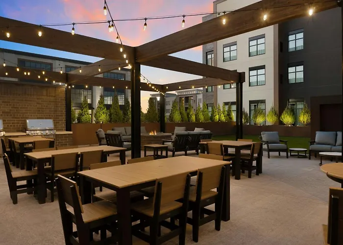 Courtyard By Marriott Milwaukee Brookfield At Poplar Creek