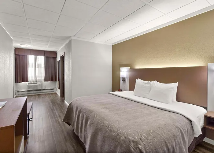Quality Inn & Suites Downtown