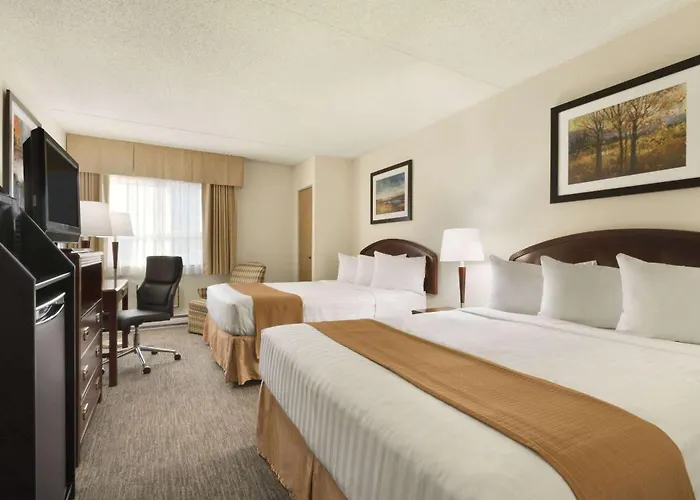 Travelodge By Wyndham Edmonton South