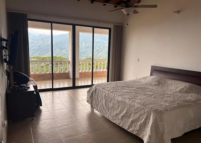 Hacienda La Perla- Mesa de los Santos