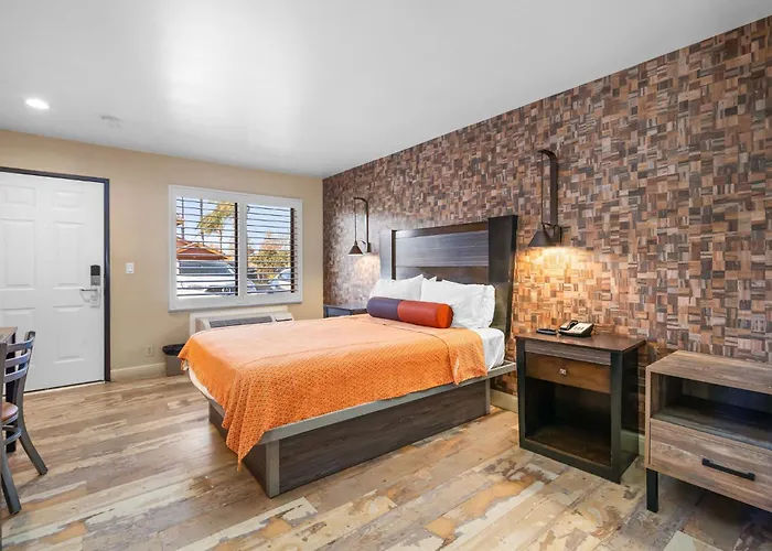 Santa Clarita Motel - Near Six Flags Magic Mountain - Valencia