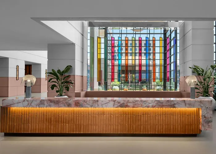 Downright Austin, A Renaissance Hotel