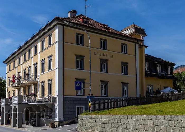 Hotel Piz Mitgel