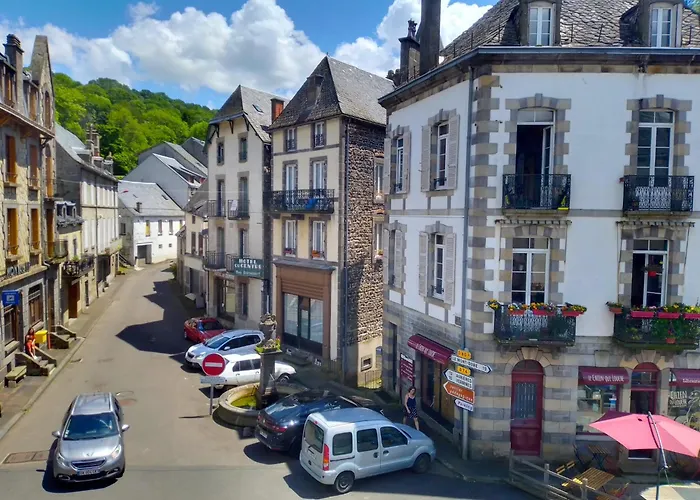 Les Arvernes