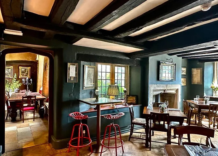 Crown At Shipton