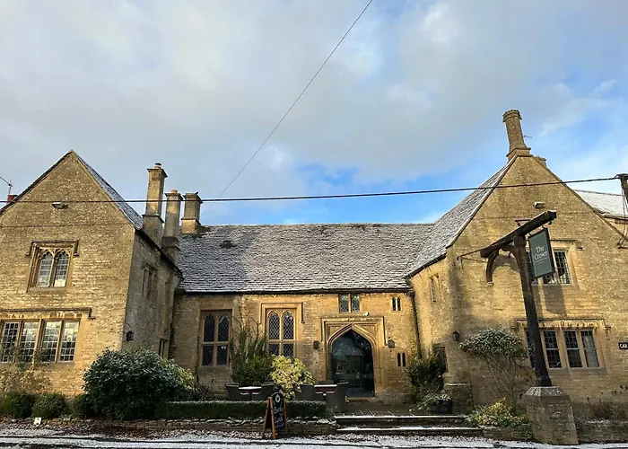 Crown At Shipton
