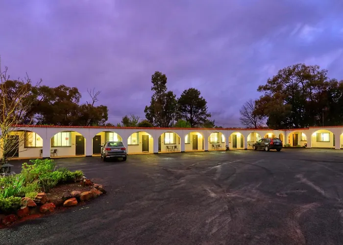Azalea Motel