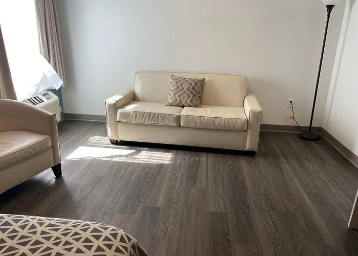 Woodspring Suites Hermitage - Airport