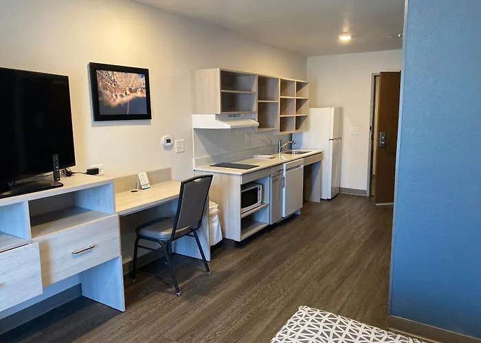 Woodspring Suites Hermitage - Airport