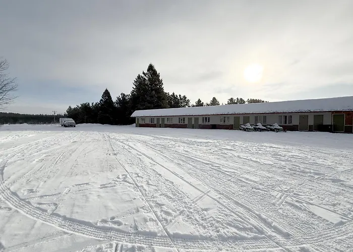 The Trail Inn - Newberry, Mi - Formerly Knollwood Inn - 13467 M-28
