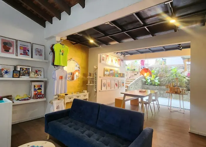 La divina trinidad - Galeria Wellness Hostal