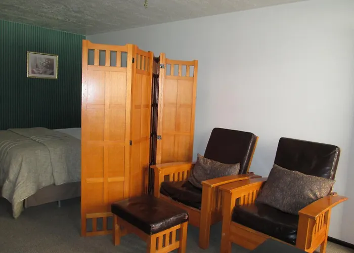 Jim Butler Inn & Suites