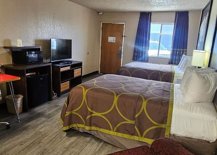 Super 8 By Wyndham Denver Central