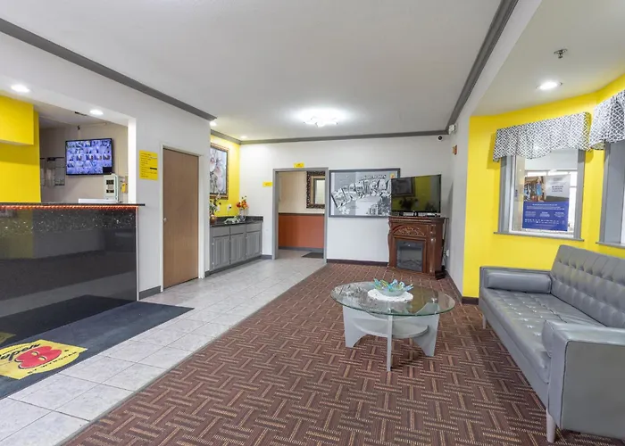 Super 8 By Wyndham Big Rapids