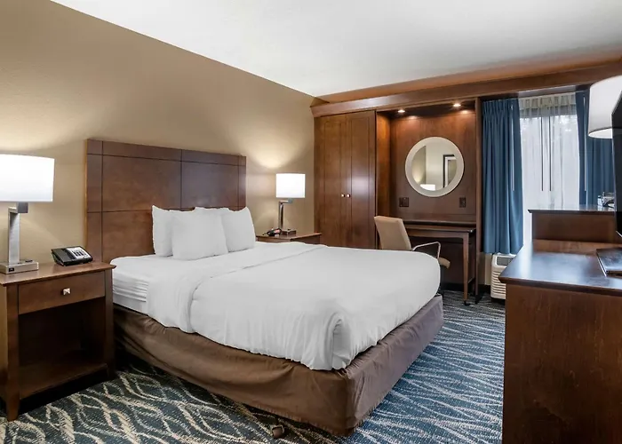 Comfort Inn & Suites Newark - Wilmington