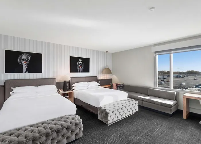 Rose Chicago, Tapestry Collection By Hilton