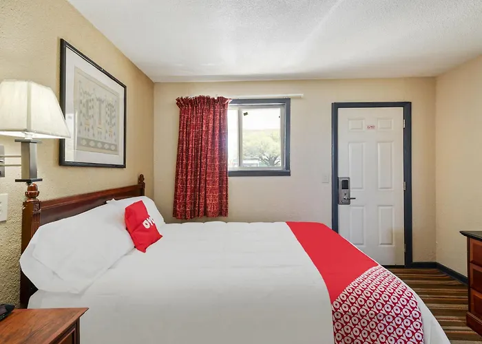 Oyo Hotel Luling Tx Downtown I-10/Us-90