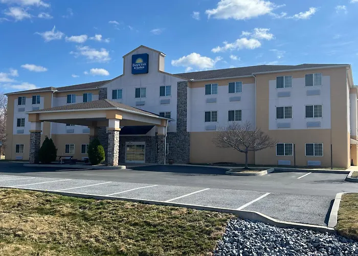 Days Inn & Suites By Wyndham Manheim Lebanon