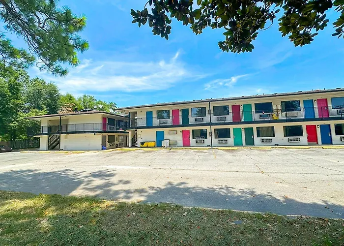 Luxury Inn By Oyo Albany