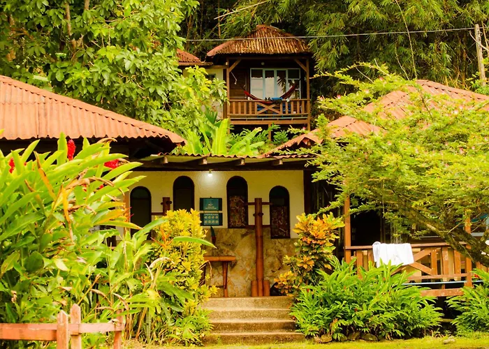 Hotel Bahía Aguacate