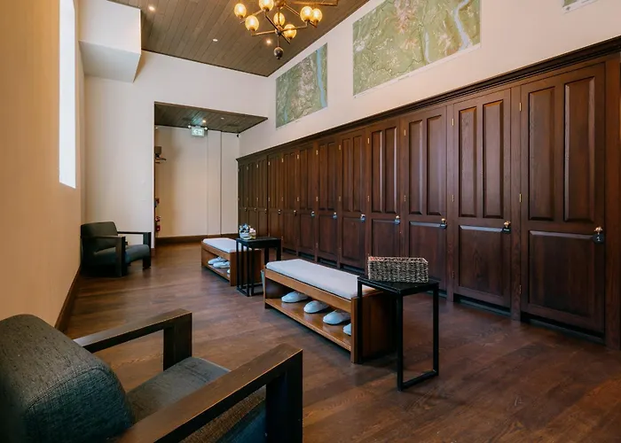 Eleven Revelstoke Lodge