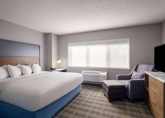 Americinn By Wyndham Shakopee Near Canterbury Park