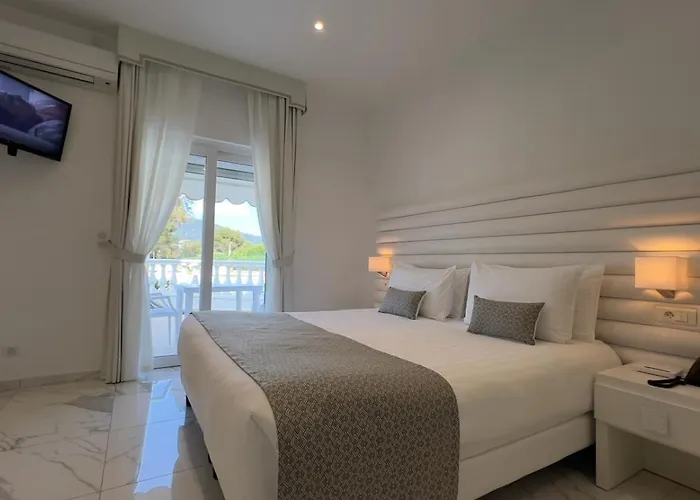 Hotel La Calanque Cavalaire-sur-Mer