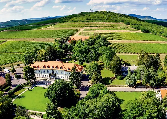 Castle Hotel Grof Degenfeld Superior