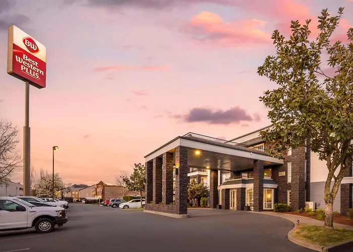 Best Western Plus Grand Manor Inn